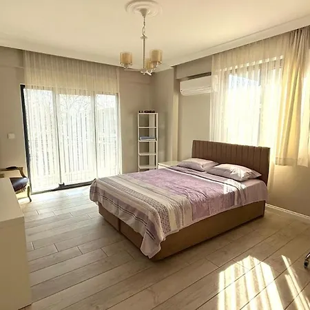 Villa Moonlight - Lilyum *